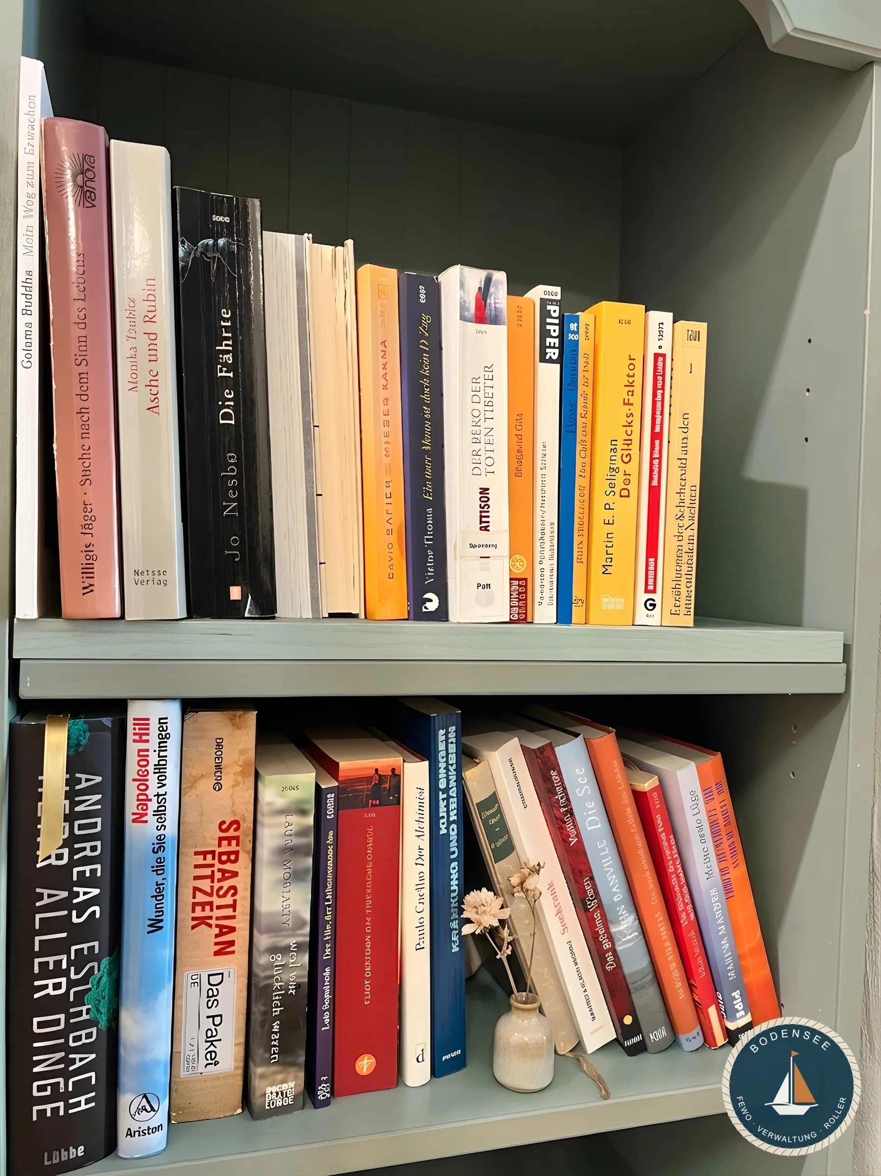 Bücher im Regal des Zum Hinteren Kranich in Konstanz – Zum Hinteren Kranich in Konstanz